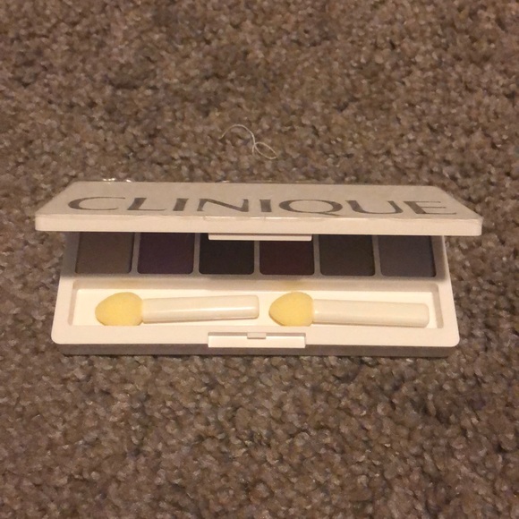 Brand new! Clinique limited edition eyeshadow - Picture 2 of 3